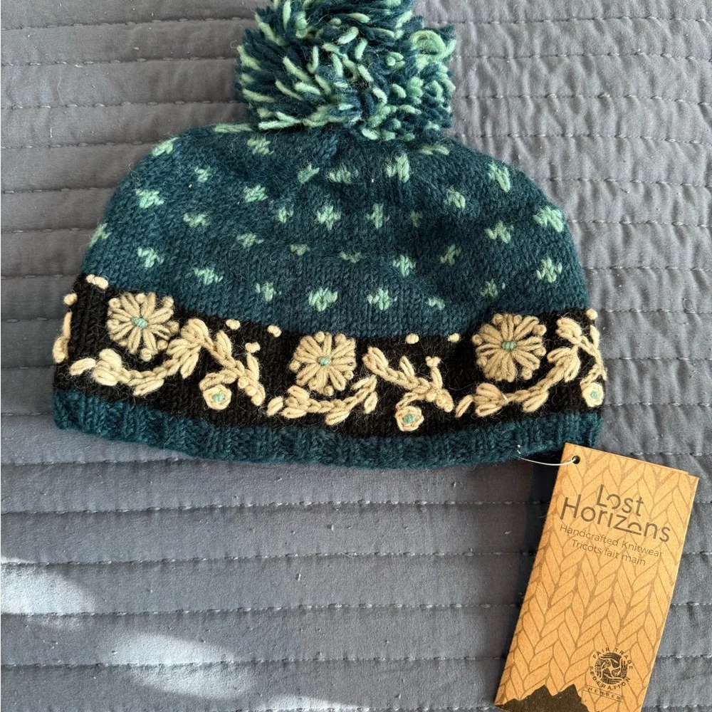 Lost Horizons Lydia Beanie - Picture 2 of 4
